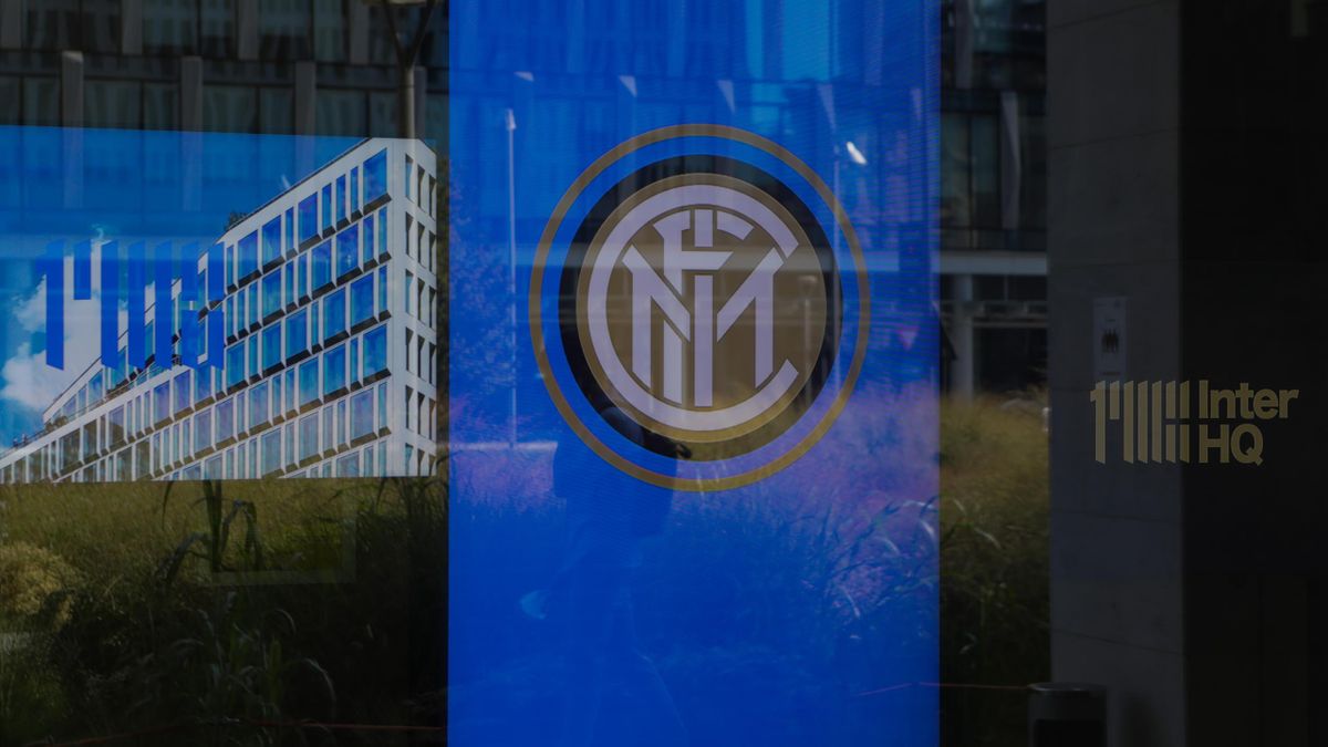 Una facciata del quartier generale dell'Inter in viale della Liberazione dove l'Inter si è trasferita dall'estate 2019, Getty Images