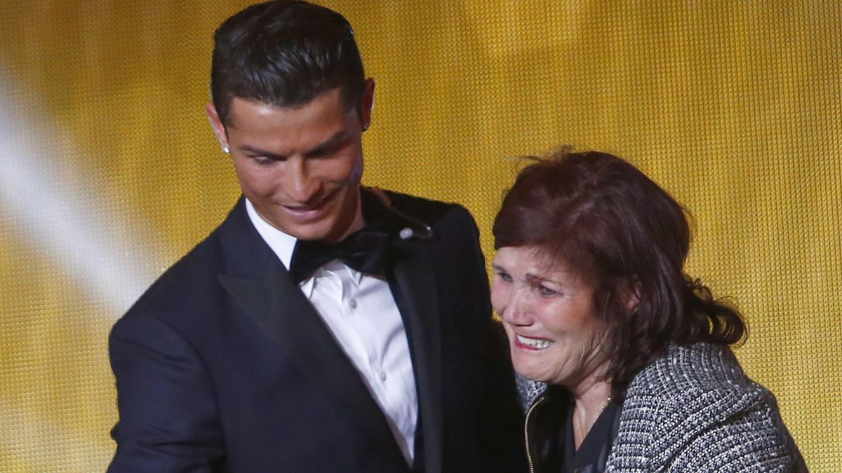 Cristiano Ronaldo împreună cu mama sa