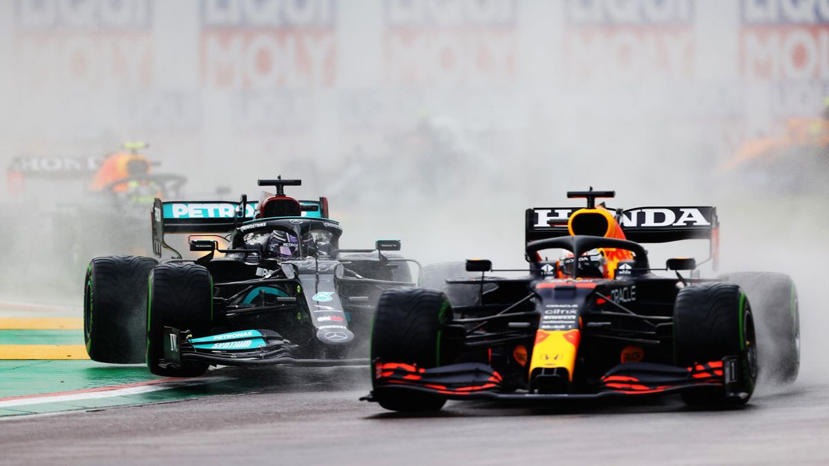 Lewis Hamilton (Mercedes) et Max Verstappen (Red Bull) au contact (GP d'Emilie-Romagne)