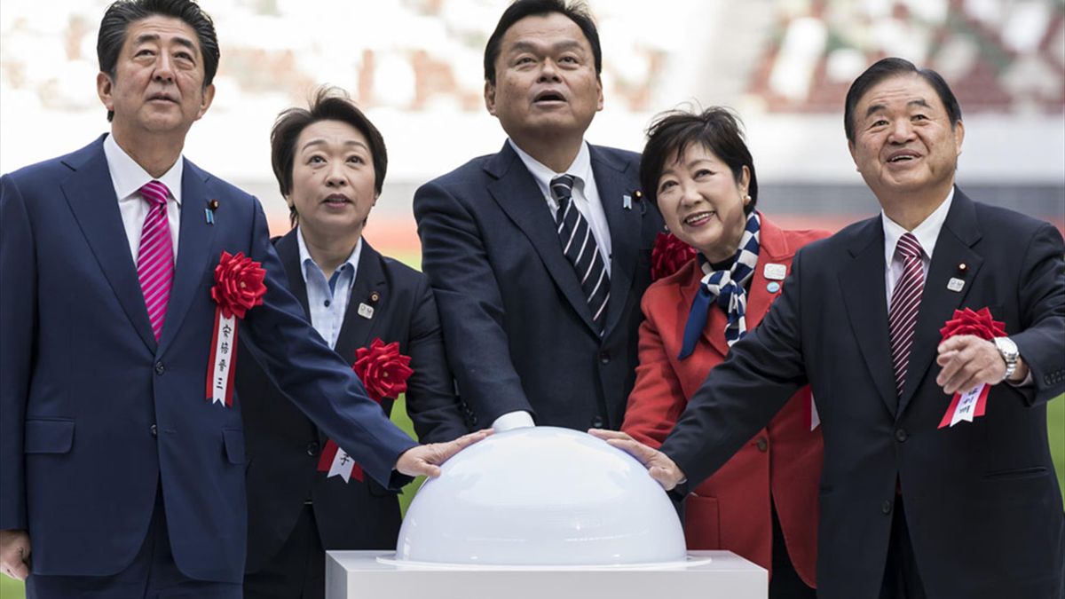 Shinzo Abe eröffnet Nationalstadion für Olympia 2020