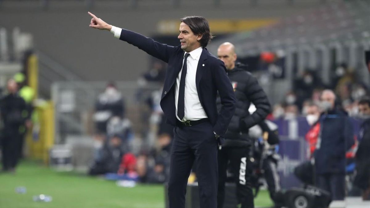 Simone Inzaghi in panchina durante Inter-Juventus, finale di Supercoppa Italiana 2021-22