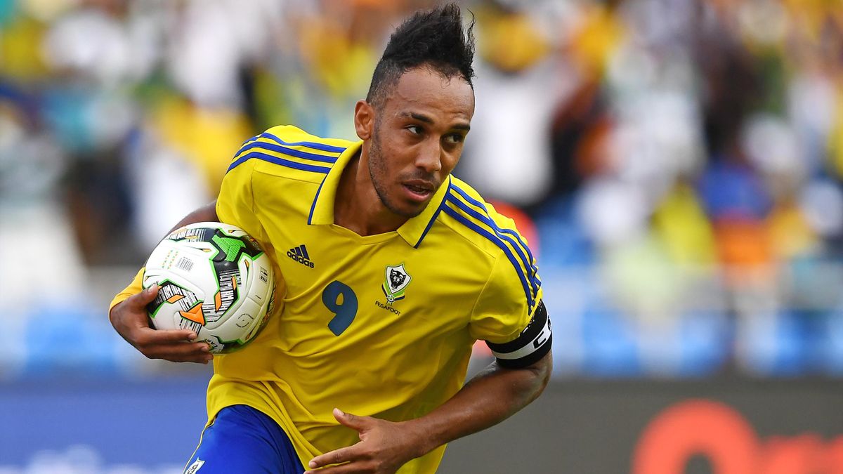 Pierre-Emerick Aubameyang penalty rescues a point for ...