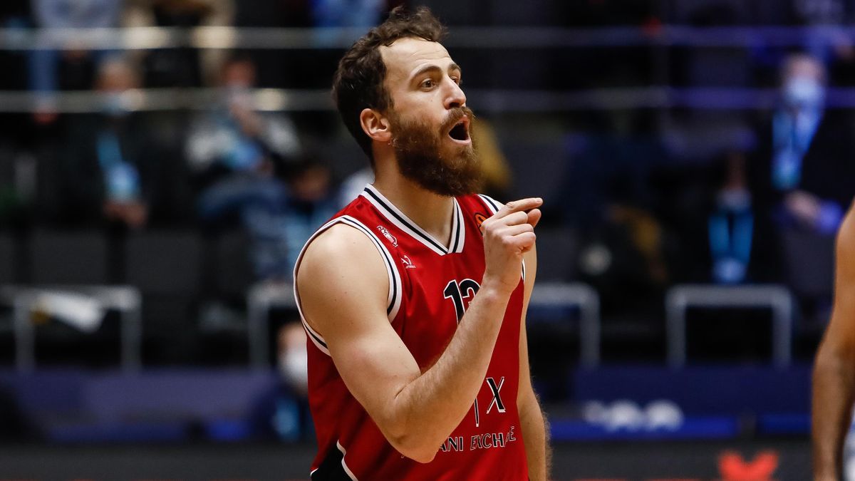 Sergio Rodriguez of Milan gestures during the EuroLeague Basketball match between Zenit St. Petersburg and AX Armani Exchange Milan on February 22, 2020 at Sibur Arena in Saint Petersburg, Russia.