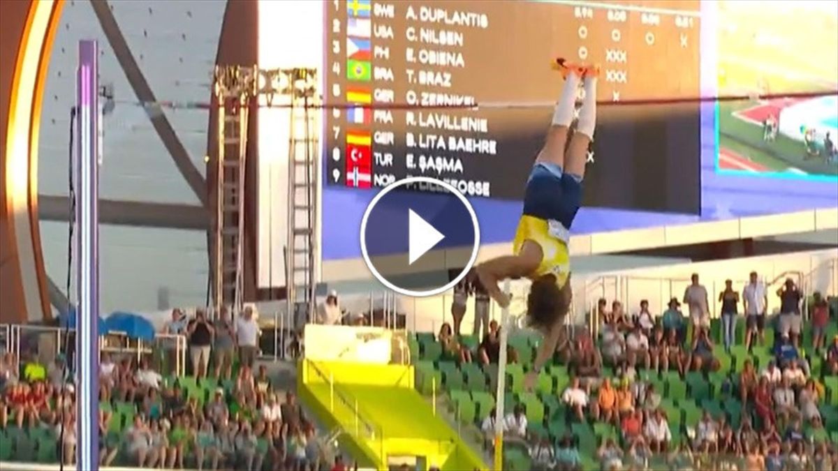 Armand Duplantis, nuovo record nel salto con l'asta ai Mondiali di Eugene