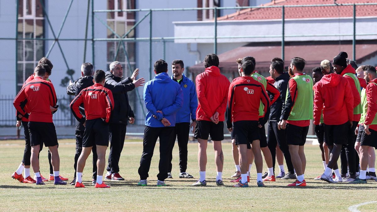 Eskişehirspor'da Bursaspor maçı hazırlıkları sürüyor ...