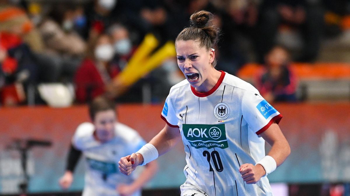 Emily Bölk und die deutschen Handballerinnen haben auch ihr letztes WM-Vorrundenspiel gewonnen und sind als Gruppensieger in die Hauptrunde eingezogen
