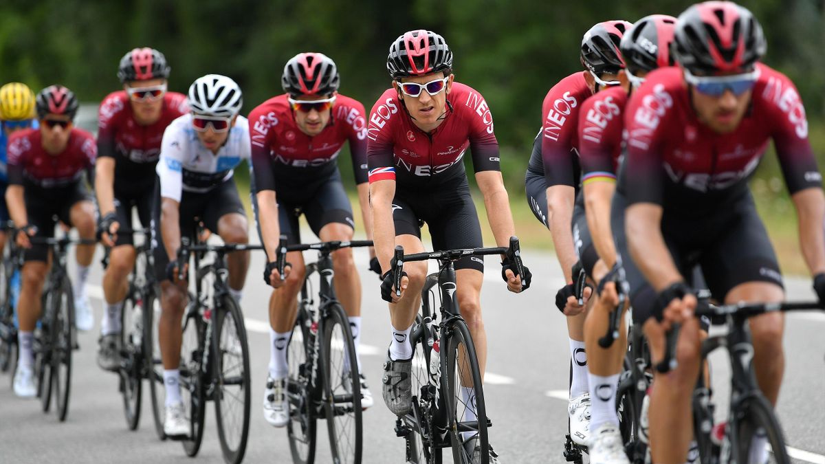 Geraint Thomas, Egan Bernal et l'équipe Ineos lors de la 12e étape du Tour de France 2019