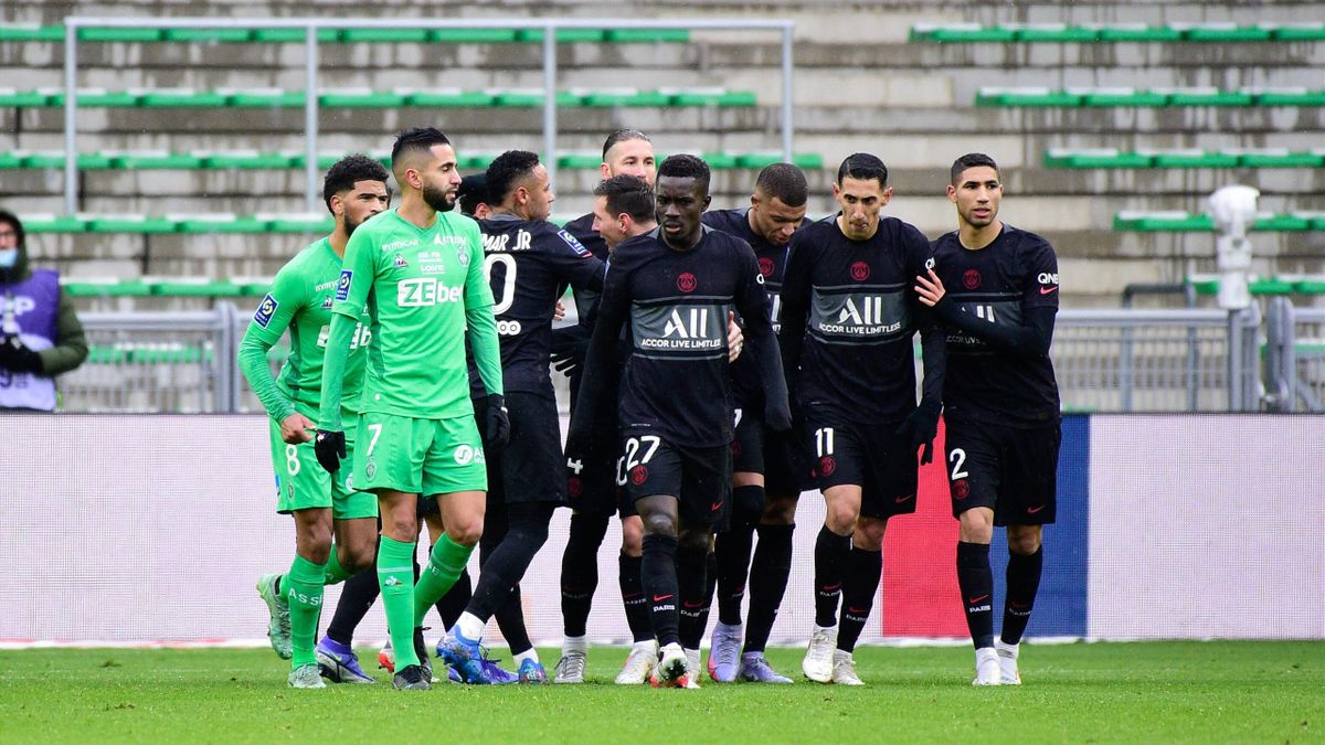 Les joueurs du PSG après l'égalisation de Marquinhos face à Saint-Etienne, 2021