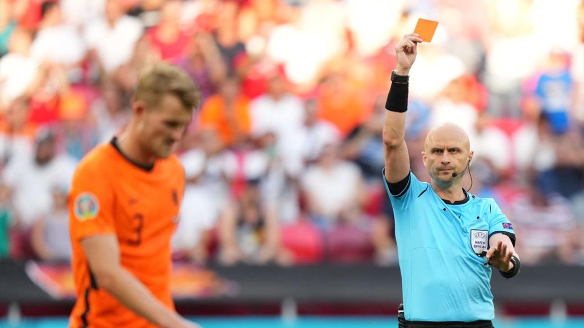 margen Mediante Cinco Eurocopa 2020 | El error grosero de De Ligt que le costó la expulsión y  condenó a Países Bajos - Eurosport