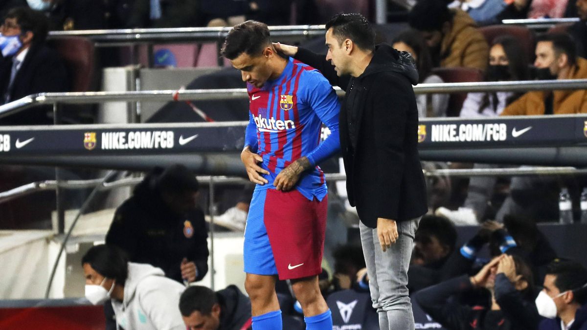 FC Barcelona: Philippe Coutinho mit Coach Xavi Hernandez