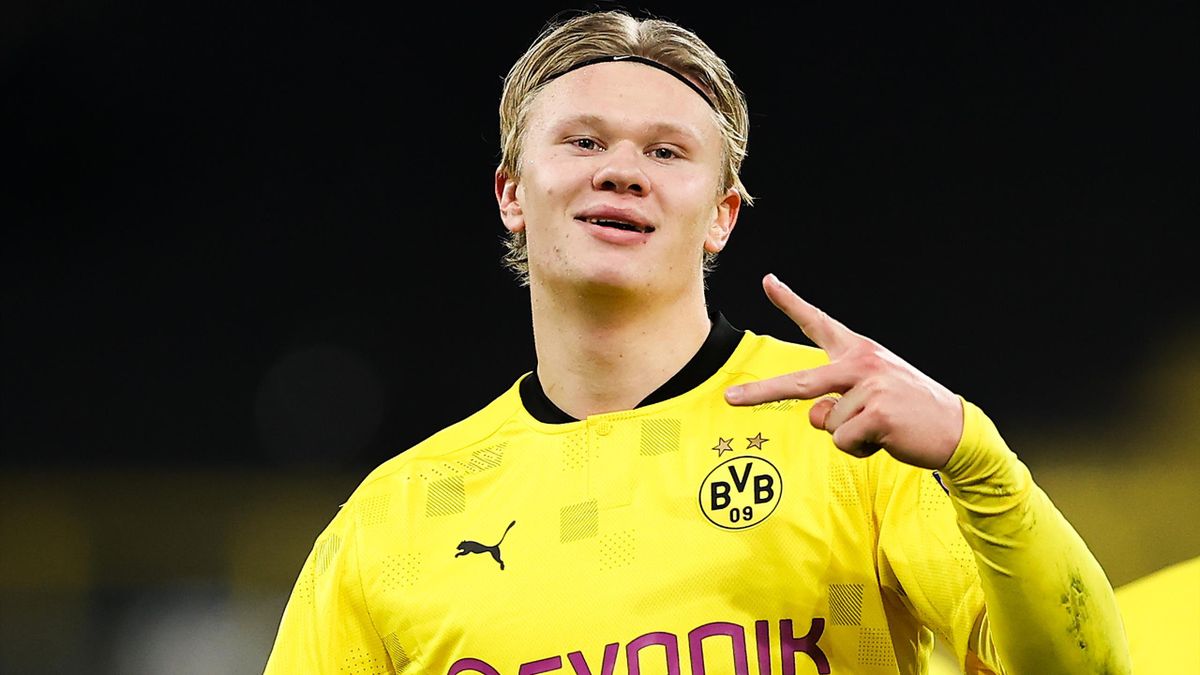 Erling Haaland of Borussia Dortmund celebrates