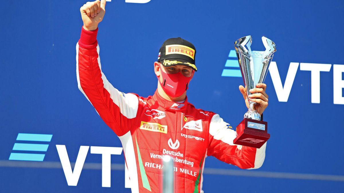 Mick Schumacher sur le podium du Grand Prix de Russie de Formule 2, le 27 septembre 2020