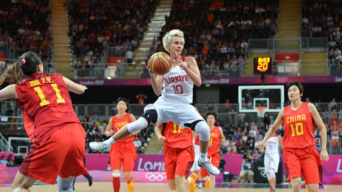 Isil Alben Milli Takim Icin Los Angeles Sparks I Reddettim Eurosport