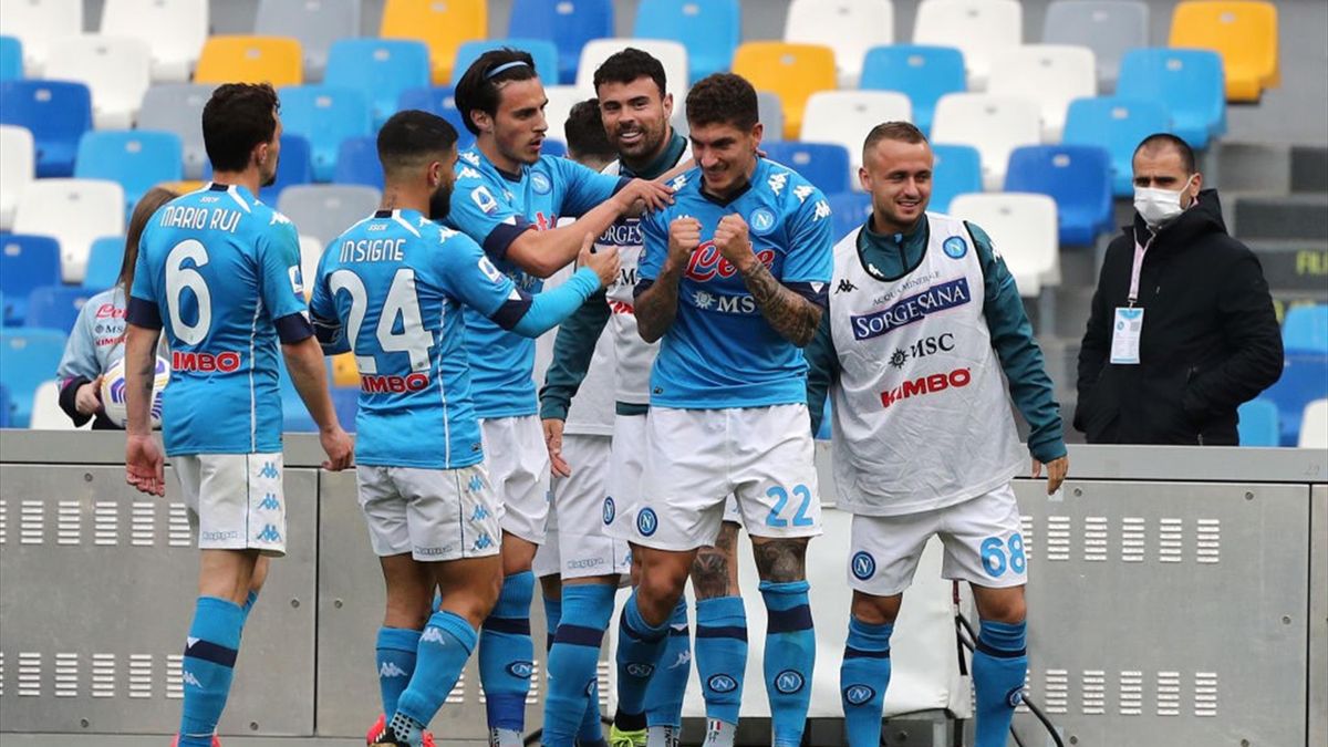 Di Lorenzo festeggia per il gol del vantaggion in Napoli-Crotone - Serie A 2020/2021 - Getty Images
