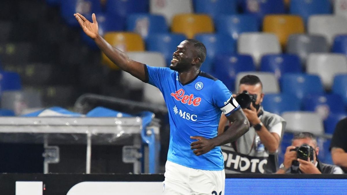 Kalidou Koulibaly esulta durante Napoli-Juventus - Serie A 2021-22