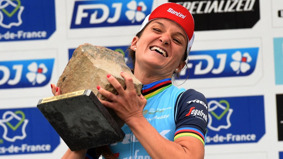 Lizzie Deignan, az első női Paris-Roubaix győztese.