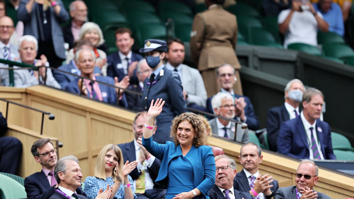 Wimbledon : Le Centre Court ovationne les personnels de ...