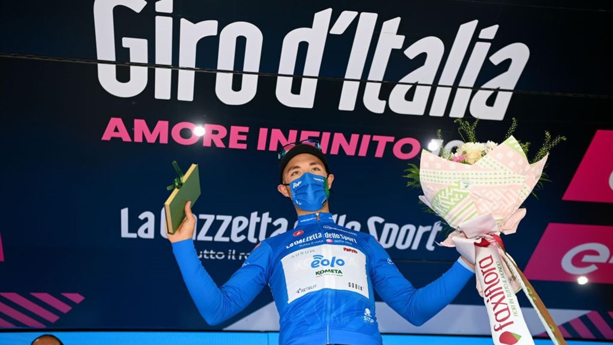 Vincenzo Albanese con la maglia azzurra a Novara - Giro d'Italia 2021 - Getty Images