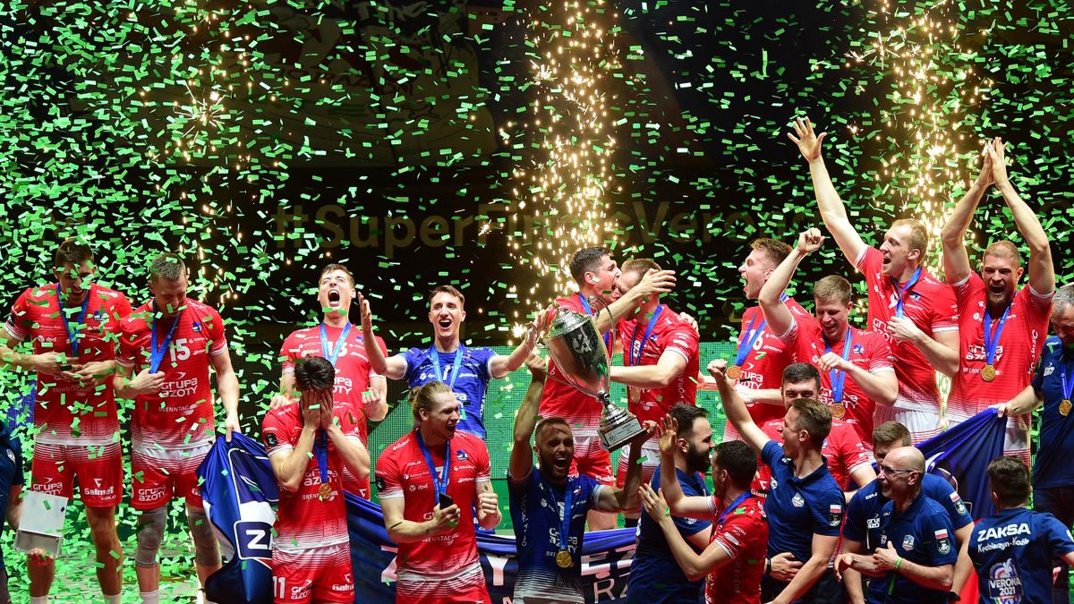 Le Grupa Azoty Kedzierzyn-Kozle célèbre sa victoire lors de la Ligue des champions de volley-ball 2020/2021