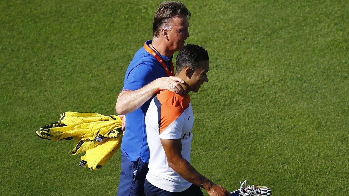 Memphis Depay Don T Compare Me To Cristiano Ronaldo Eurosport