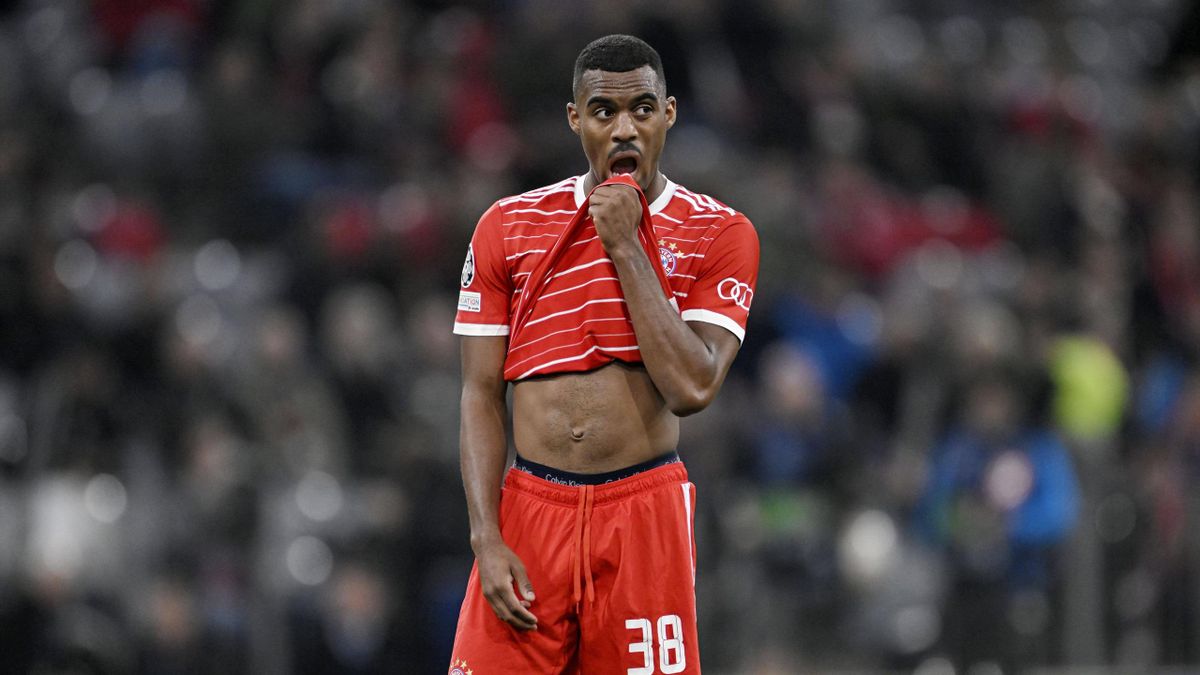 FC Bayern Rätsel um Ryan Gravenberch Warum der Neuzugang unter
