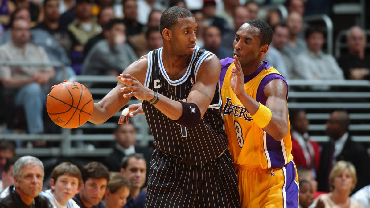 Tracy McGrady marcato da Kobe Bryant durante una partita tra Orlando Magic e Los Angeles Lakers del 2004.
