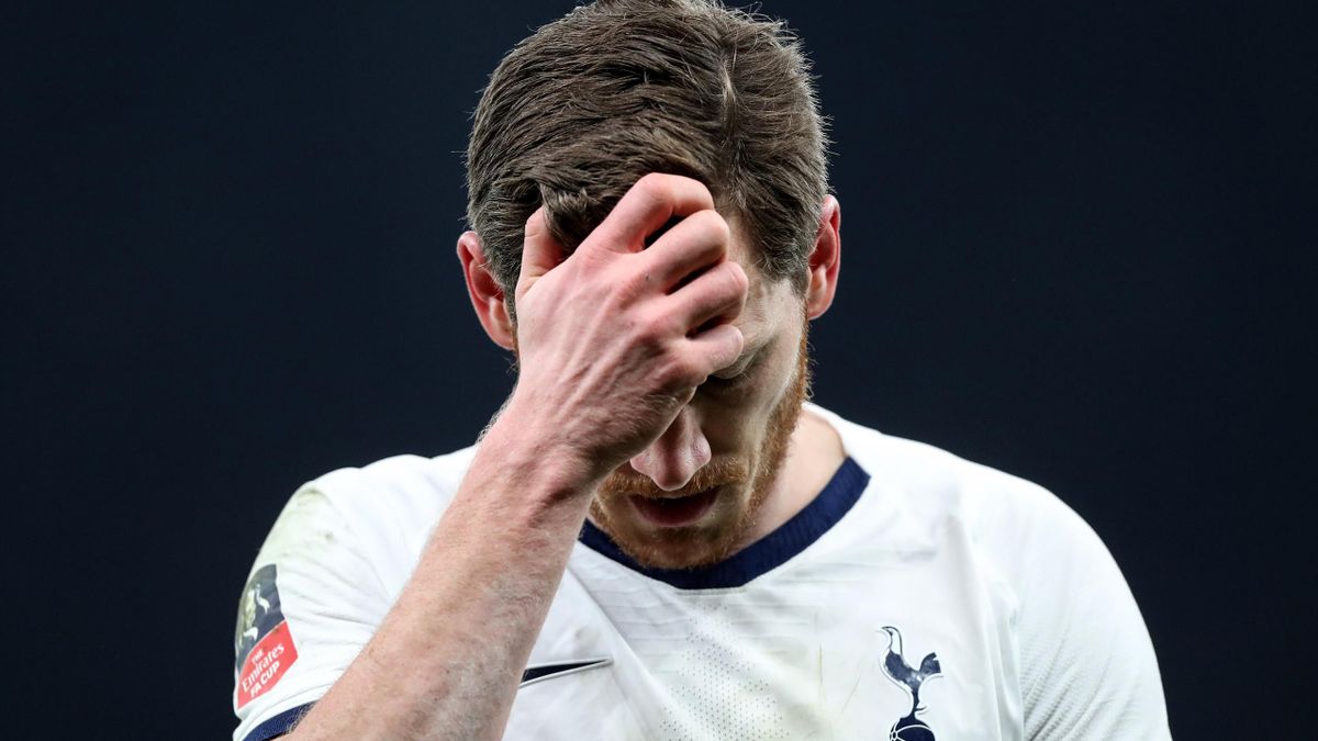 Jan Vertonghen looks dejected during the FA Cup Fourth Round Replay match between Tottenham Hotspur and Southampton at White Hart Lane on February 5, 2020 in London.