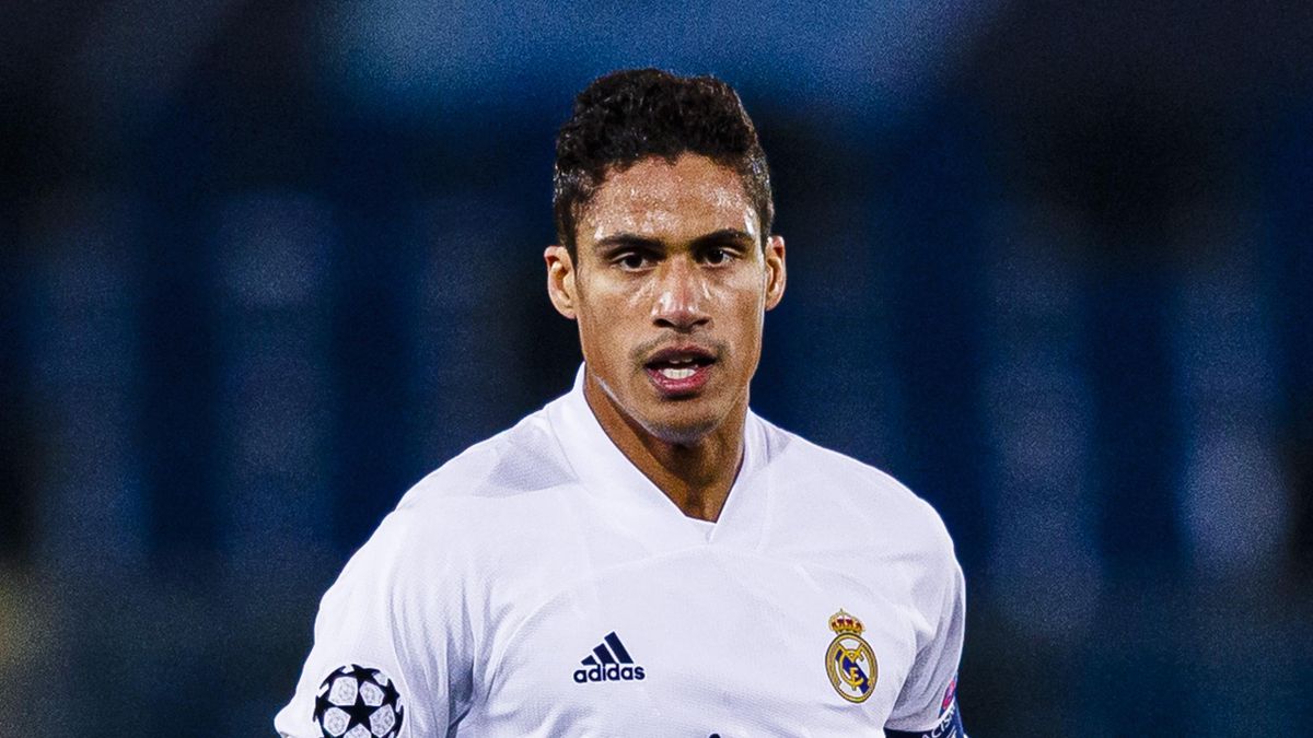 Raphael Varane of Real Madrid runs in the field during the UEFA Champions League Round of 16 match between Atalanta and Real Madrid at Gewiss Stadium on February 24, 2021 in Bergamo, Italy.