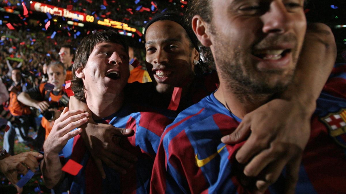 Messi, Ronaldinho și Marquez, celebrând titlul în Spania, în 2006