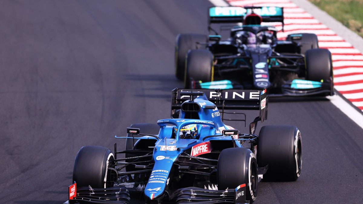 Fernando Alonso y Lewis Hamilton, en su duelo en el Gran Premio de Hungría: Mejor momento del año en la Gala de la FIA