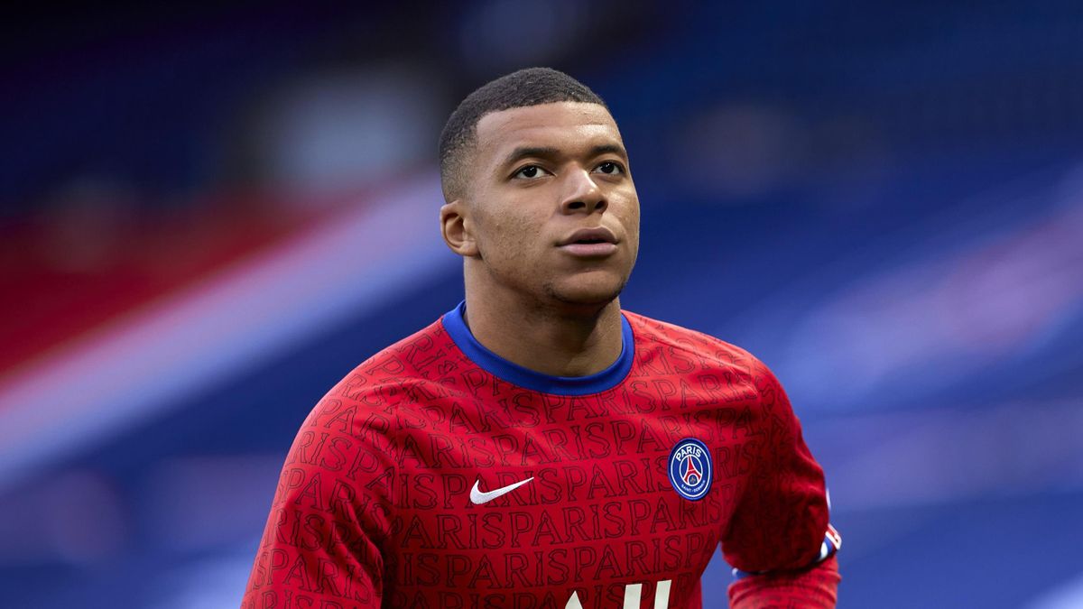 Kylian Mbappe of Paris Saint-Germain warms up prior to the Ligue 1 match between Paris Saint-Germain and Stade Reims at Parc des Princes on May 16, 2021 in Paris, France.