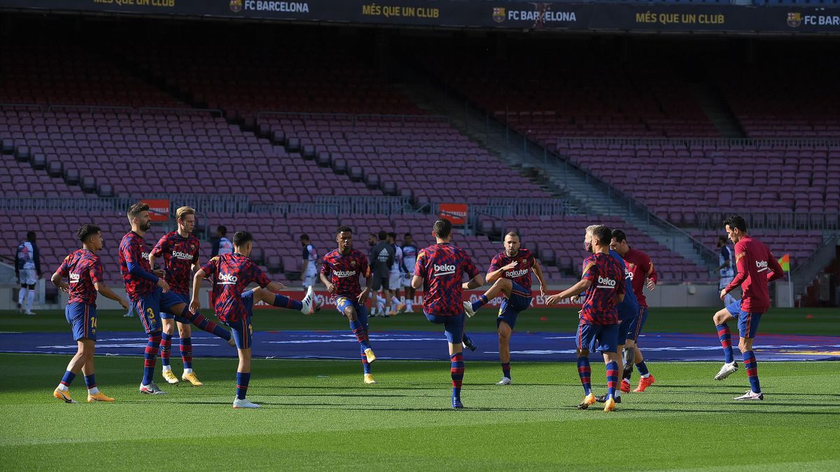 El Barcelona, la un antrenament pe Camp Nou