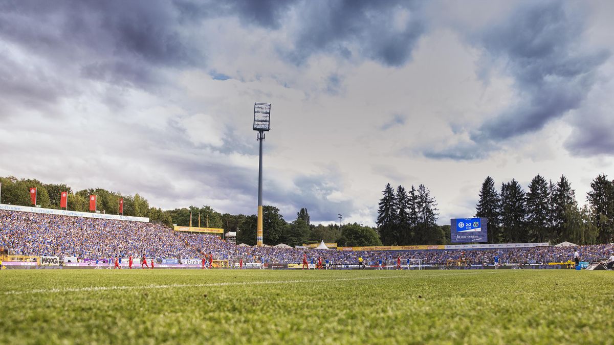 Darmstadt 98: Bundesligist bennent Stadion in Jonathan ...