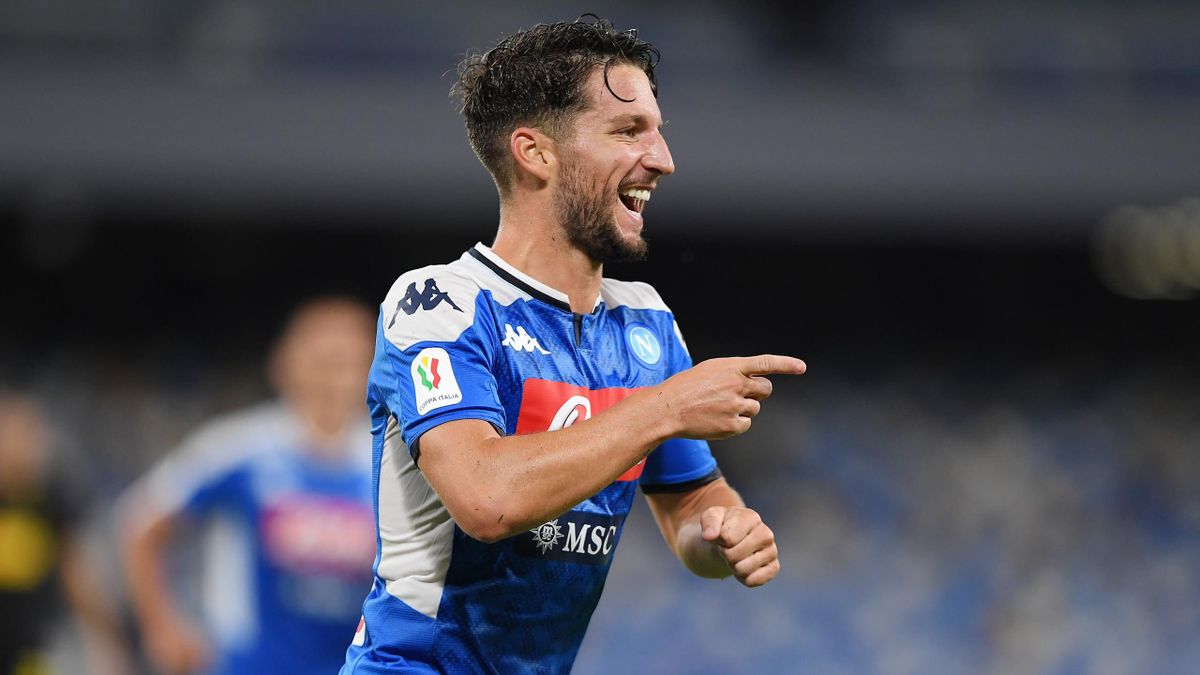 Dries Mertens of SSC Napoli celebrates after scoring the 1-1 goal during the Coppa Italia Semi-Final Second Leg match between SSC Napoli and FC Internazionale at Stadio San Paolo on June 13, 2020 in Naples, Italy. (