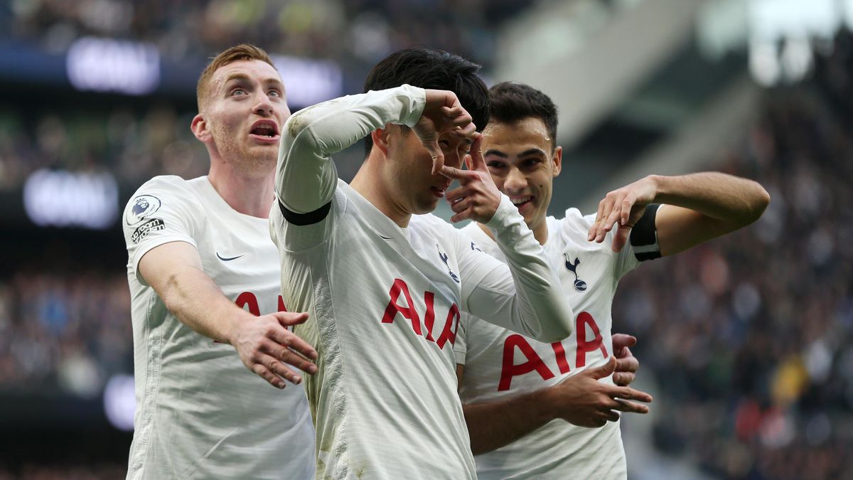 Son Heung-Min and his teammates celebrating his goal against West Ham