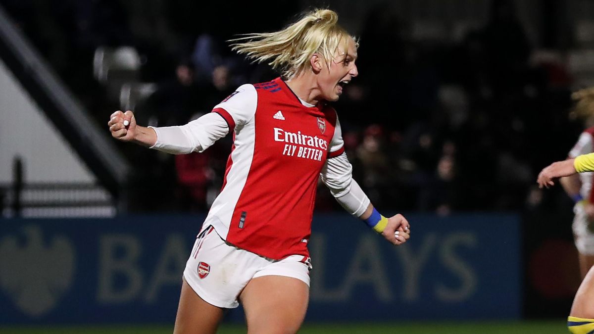 Stina Blackstenius celebrates scoring for Arsenal
