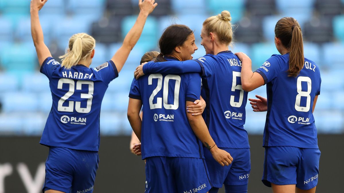 Sam Kerr of Chelsea celebrates with Pernille Harder, Sophie Ingle and Melanie Leupolz after scoring their side's first goal during the Barclays FA Women's Super League match between Manchester City Women and Chelsea Women at Manchester City Football Acad