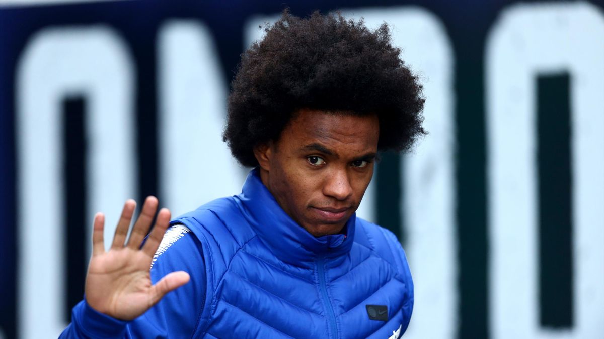 Willian of Chelsea arrives at the stadium prior to the Premier League match between Crystal Palace and Chelsea FC at Selhurst Park on December 30, 2018 in London, United Kingdom