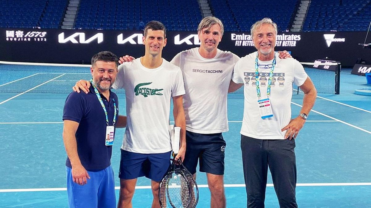 Novak Djokovic et son équipe à Melbourne (Crédit : Twitter - Novak Djokovic)