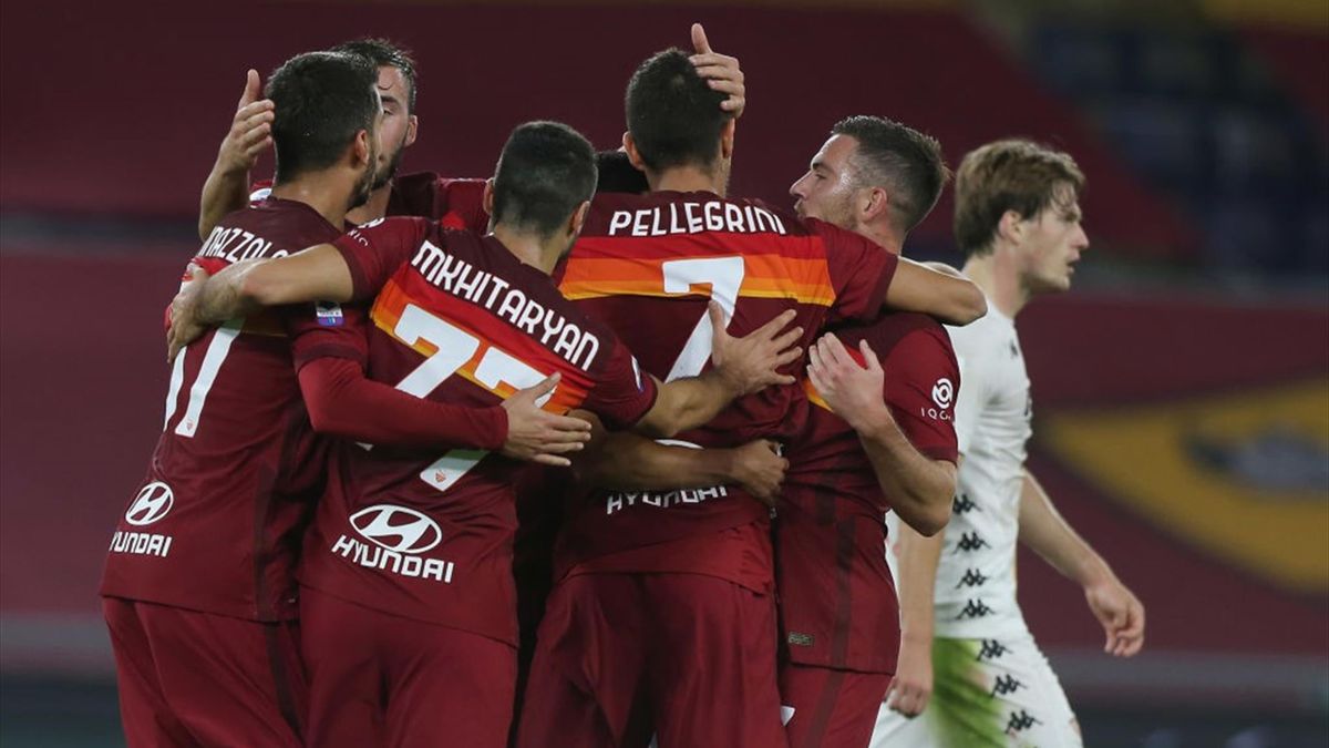 L'esultanza dei giocatori della Roma - Roma-Benevento Serie A 2020-21