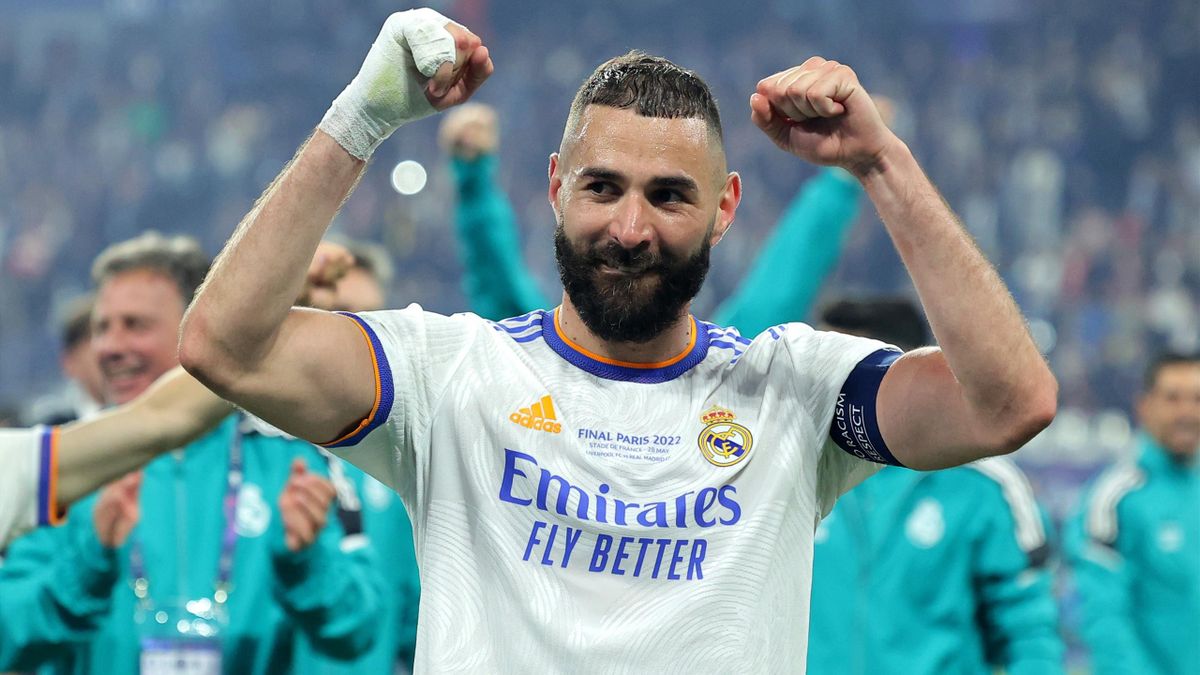 Karim Benzema of Real Madrid celebrates at the end of the Champions League 2021/2022 Final football match between Liverpool and Real Madrid at Stade de France in Saint Denis - Paris (France), May 28th, 2022. (Photo by Cesare Purini/Mondadori Portfolio via