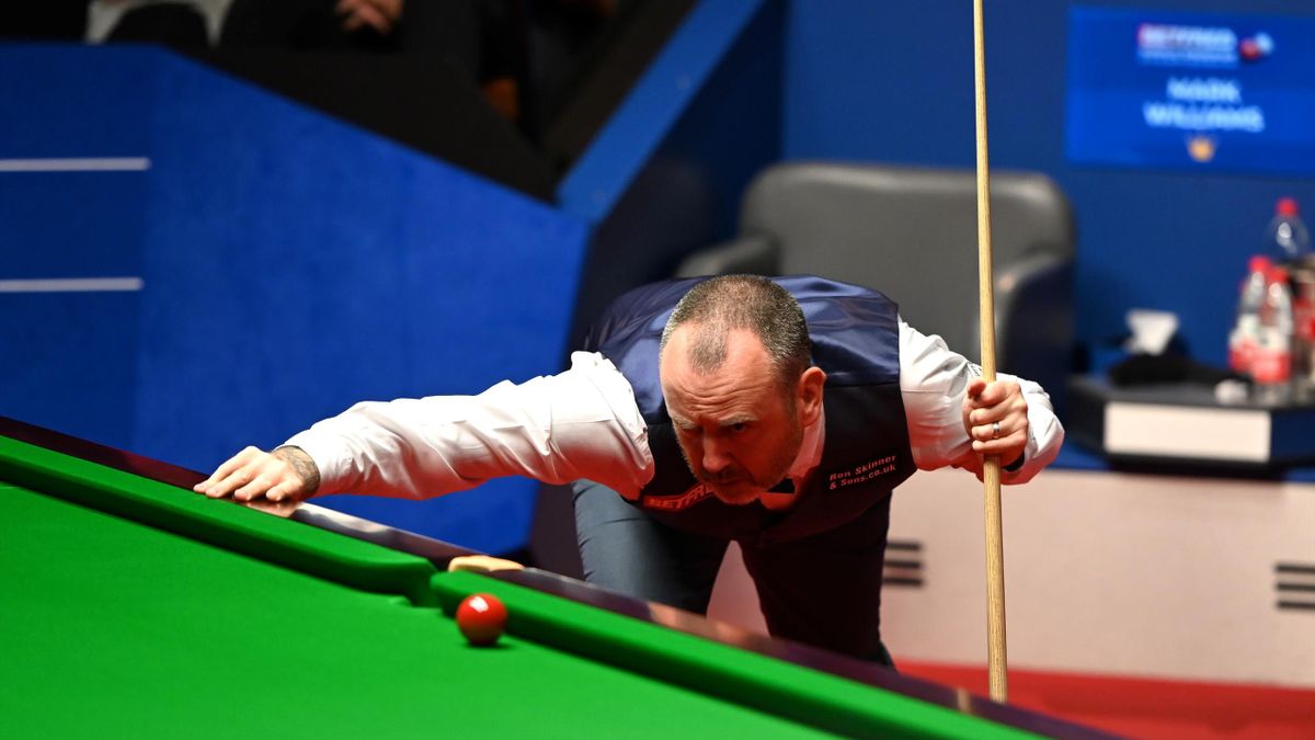 World Snooker Championship 2022 - Mark Williams battles past ...