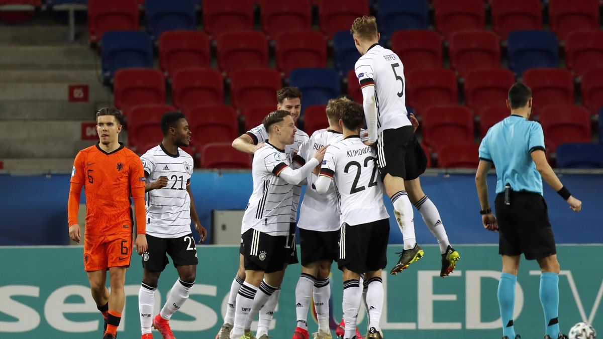 Die deutschen U21-Nationalspieler bejubeln das 1:1 gegen die Niederlande