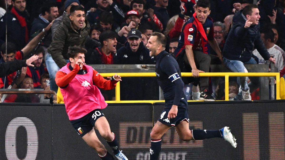Domenico Criscito celebrates his goal for Genoa against Juventus,  Serie A football match between Genoa and Juventus on May 6, 2022 at the Luigi-Ferraris stadium in Genoa.