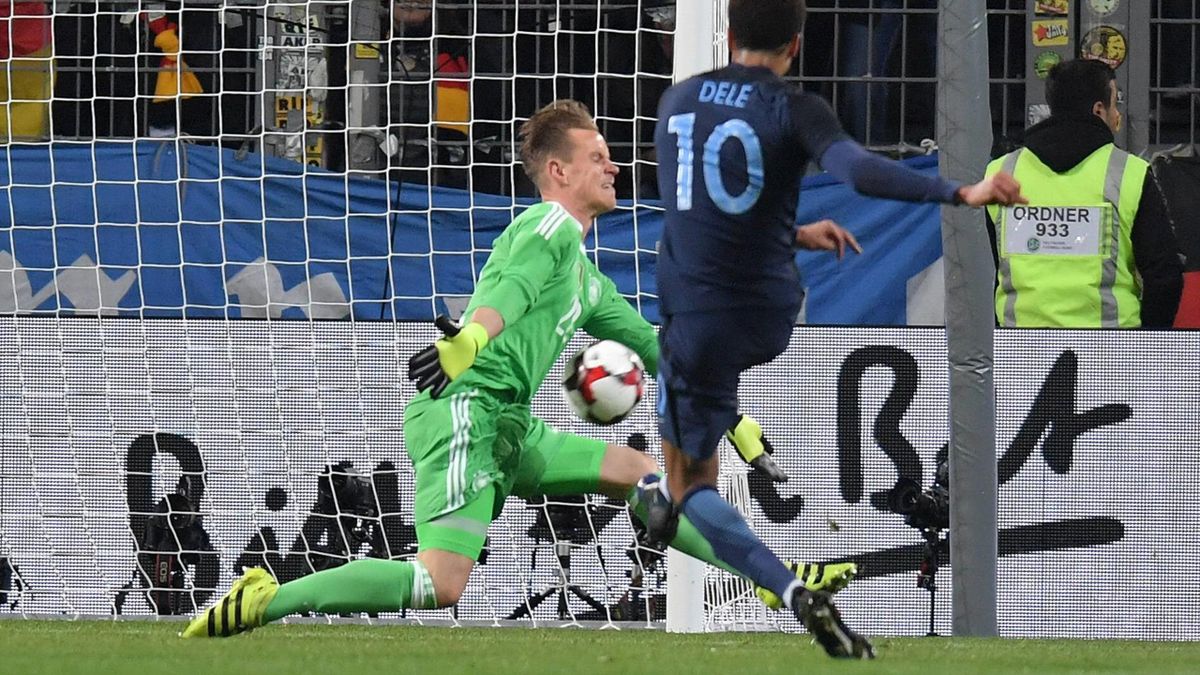 Einzelkritik Deutschland England Marc Andre Ter Stegen Und Lukas Podolski Stechen Heraus Eurosport