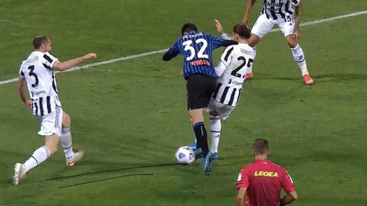 Coppa Italia, Atalanta-Juventus 1-2, la moviola: gol di Kulusevski viziato  da un fallo di Cuadrado su Gosens? - Eurosport