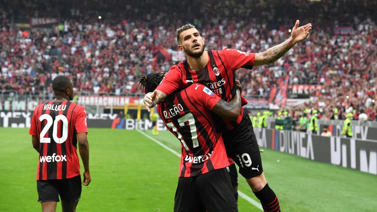 Theo Hernandez of AC Milan celebrates with Rafael Leao after scoring the second goal during the Serie A match between AC Milan and Atalanta BC at Stadio Giuseppe Meazza on May 15, 2022 in Milan, Italy