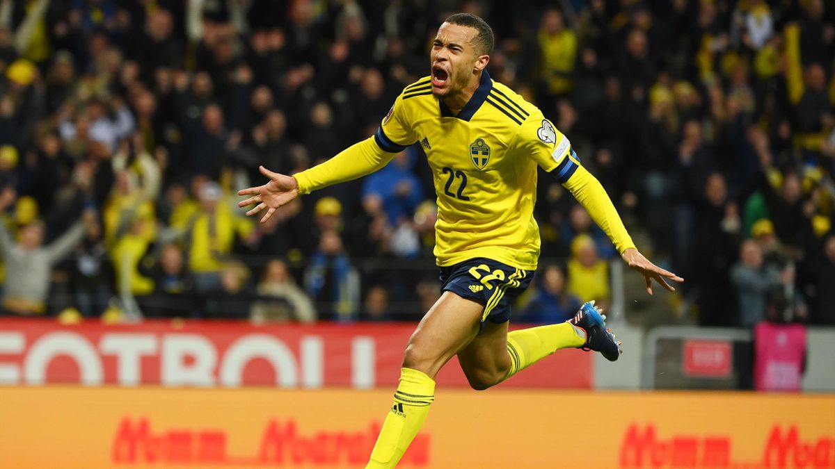 Robin Quaison of Sweden celebrates after scoring their side's first goal during the 2022 FIFA World Cup Qualifier knockout round play-off match between Sweden and Czech Republic at Friends Arena on March 24, 2022 in Solna, Sweden