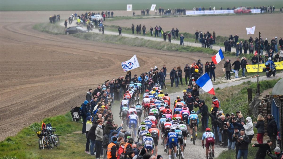 In diesem Jahr findet bei Paris-Roubaix parallel zum Herren-Rennen auch erstmals ein Frauen-Rennen statt