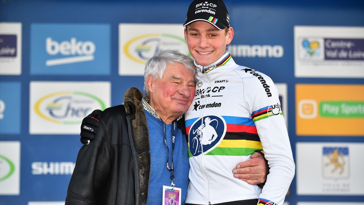 Mathieu Van der Poel et son grand-père Raymond Poulidor lors des championnats du monde de cyclo-cross 2016